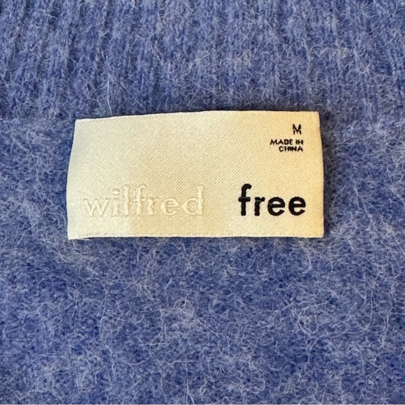 Wilfred Blue V-Neck Sweater Relaxed Fit
#1216 - Picture 6 of 7